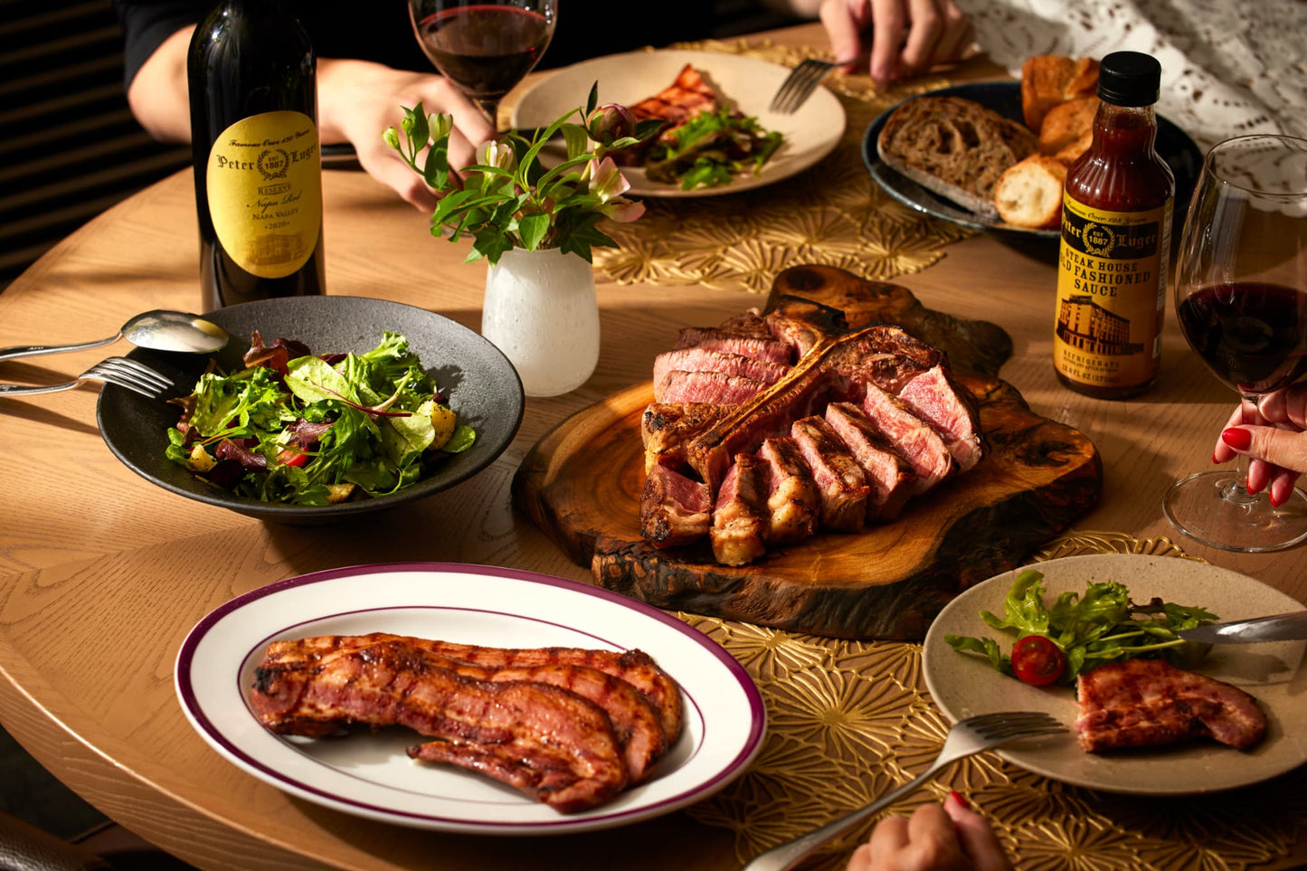 Tボーンステーキ2名様&ベーコン4枚セット | ピーター・ルーガー ステーキハウス東京